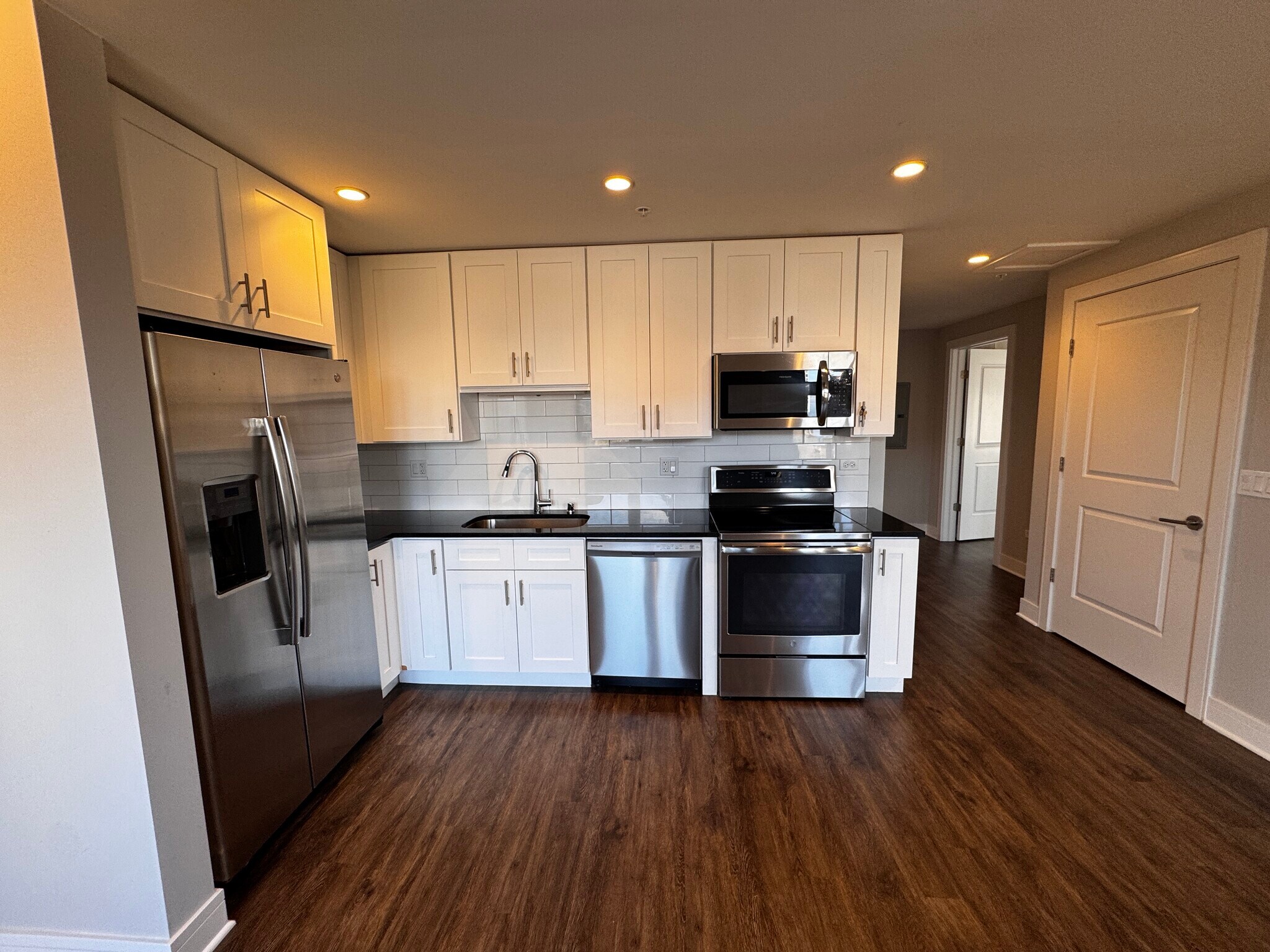 Building Photo - 3845 N Broadway St