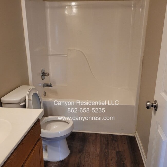 Building Photo - 4396 Moat Dr