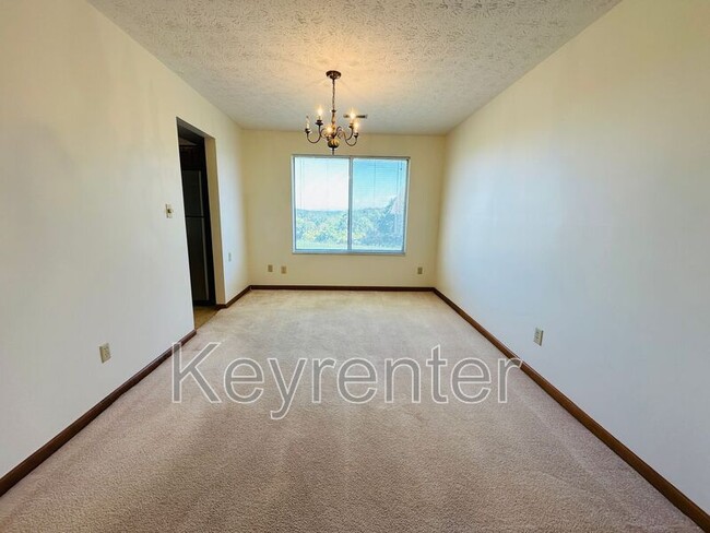 Building Photo - 857 Spinnaker Rd