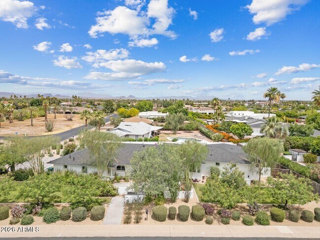 Building Photo - 6919 E Vista Dr
