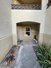 Building Photo - Eastlake Shores Downstairs Condo feat. Two Bedrooms and Two Bathrooms
