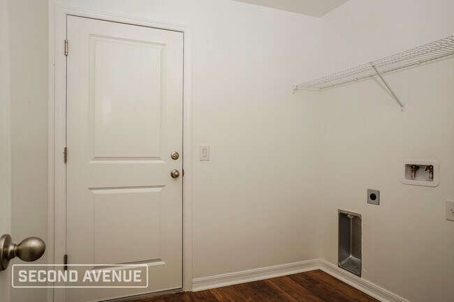 Building Photo - 4066 Chamrade Rd