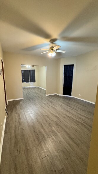 Building Photo - 1818 N Kedvale Ave