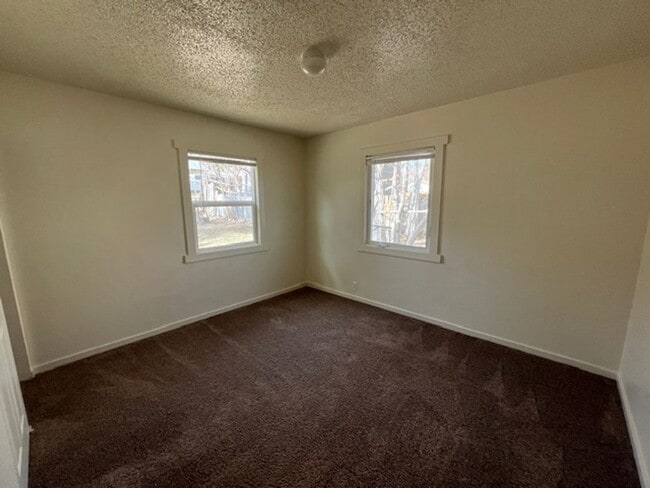 Building Photo - Pine Creek Village, Bishop, CA