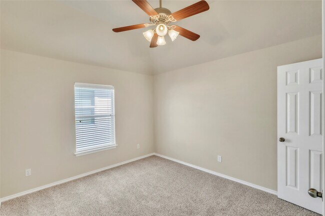 Building Photo - 2803 Lakecrest Way Dr