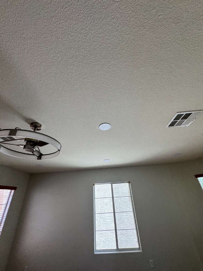 Building Photo - 3 Bed 3.5 Bath Summerlin