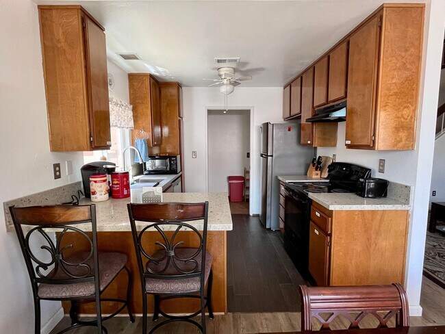 Building Photo - 7063 Deerhurst Ct