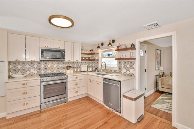 Building Photo - 15 Union Ave