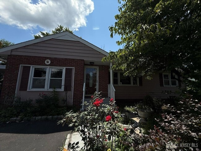 Building Photo - 869 Gates Ave