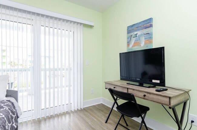 Building Photo - 1211 Fort Fisher Blvd N