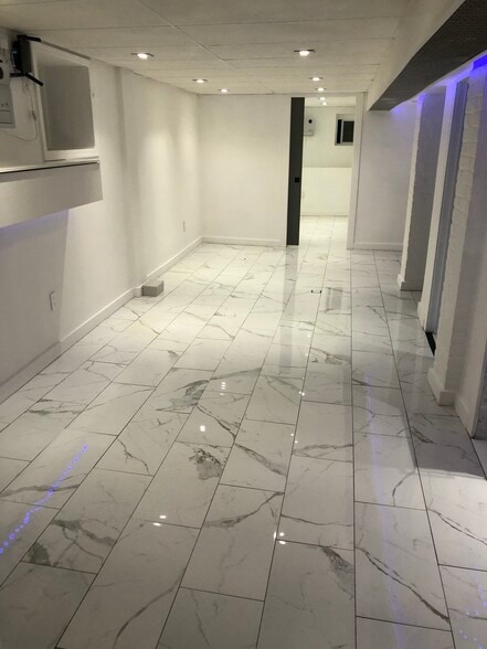 Building Photo - 196 Danforth Ave