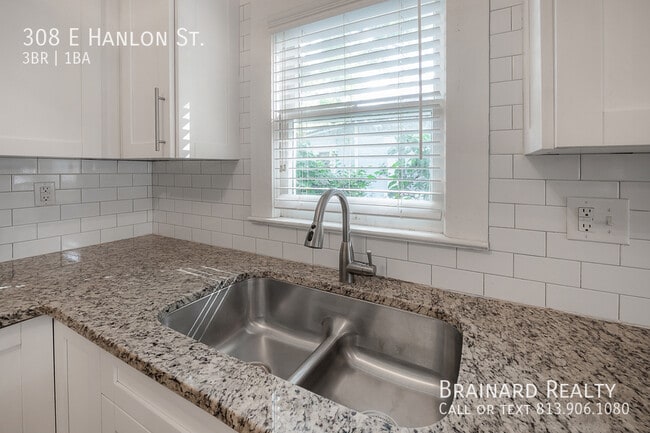 Building Photo - 308 E Hanlon St