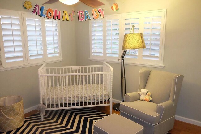 Building Photo - Spacious, Stylish, and Perfect for Enterta...