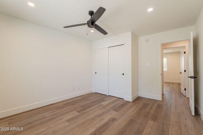 Building Photo - 1530 E Alameda Dr