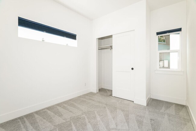 Building Photo - 12835 9th Ave SW