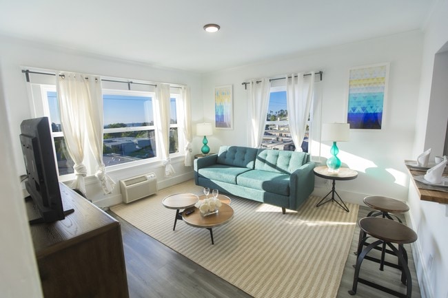 The Lincoln - Tyler House | Live steps away from San Diego’s most vibrant neighborhood!