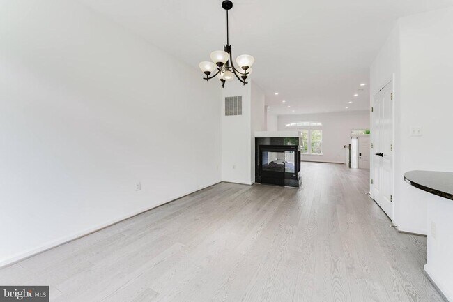 Building Photo - 4577 Derring Ln