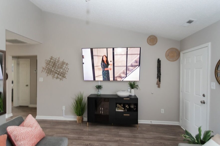 Building Photo - 2419 Smugglers Ct