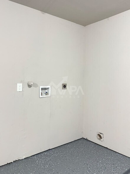 Building Photo - 2731 Candle Ridge Dr