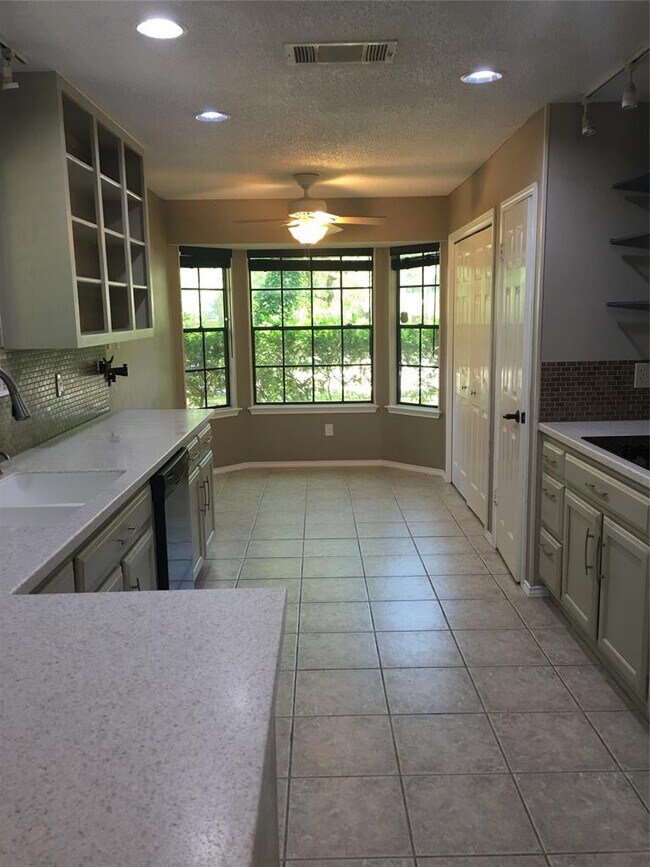 Building Photo - 12304 Boneta Cove