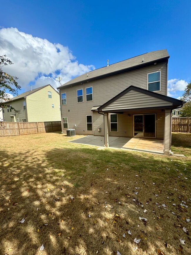 Building Photo - 5BR/4BA Home in Curtis Pond