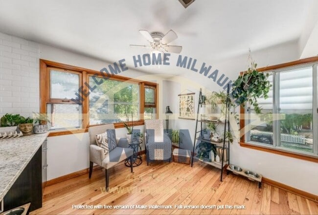 Building Photo - 3407 S Burrell St