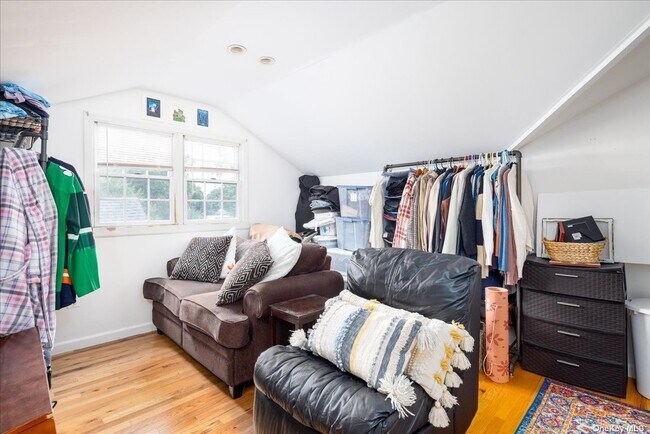 Building Photo - 130 Taft Ave