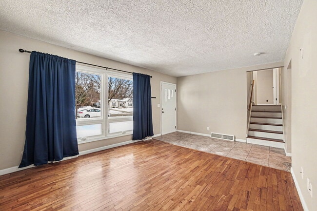 Building Photo - Updated- Well Maintained 3 bedroom Rental Home- $1650/Month