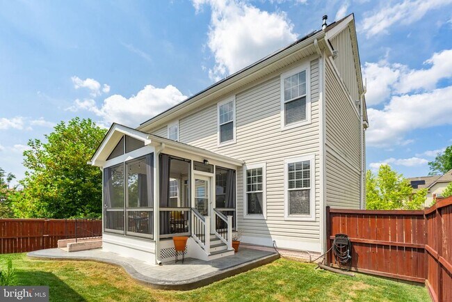 Building Photo - 431 Alder Dr