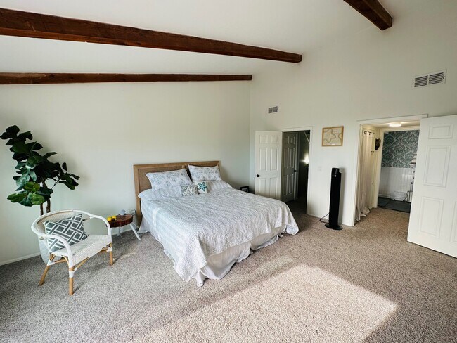 Building Photo - 12274 1st St W