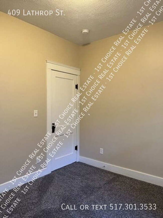 Building Photo - 409 Lathrop St