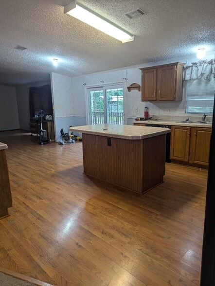 Building Photo - 8970 Birch Dr