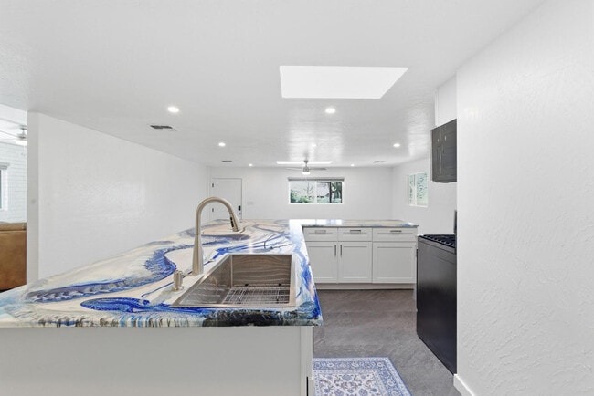 Building Photo - 36975 N Sunset Trail