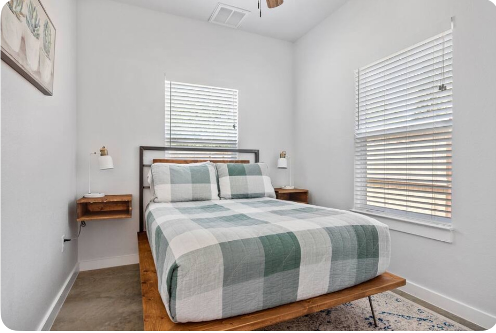 Building Photo - 1004 13th St