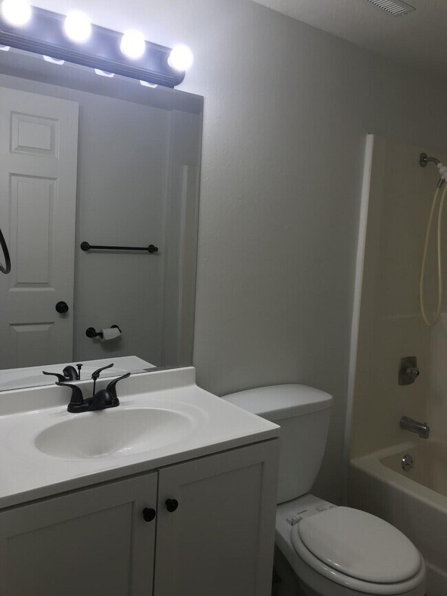 Building Photo - 7 Diego Ct