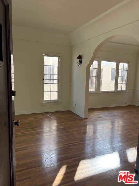 Building Photo - 351 N Gardner St