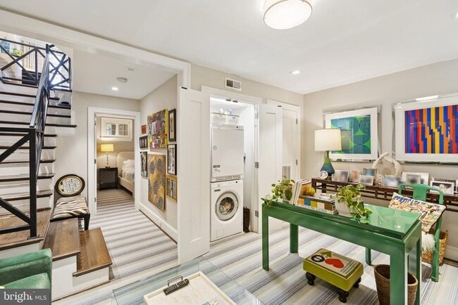 Building Photo - 1724 34th St NW