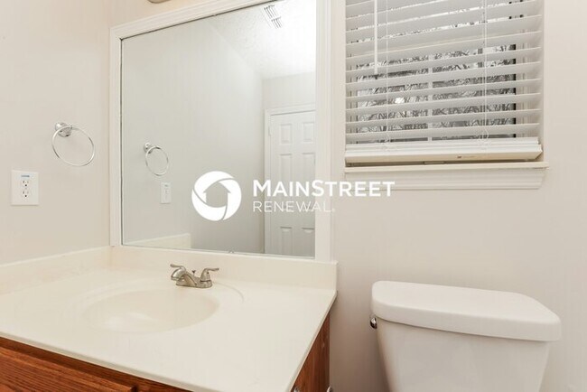 Building Photo - 3 Bedroom Pet-Friendly Home in ANTIOCH, TN with Main Street Renewal