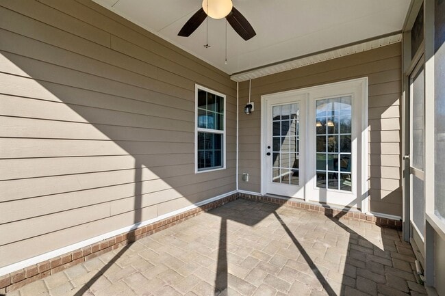 Building Photo - Charming and move-in ready 3-bedroom, 2.5-bath home