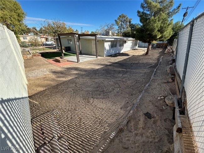 Building Photo - 1937 Capistrano Ave