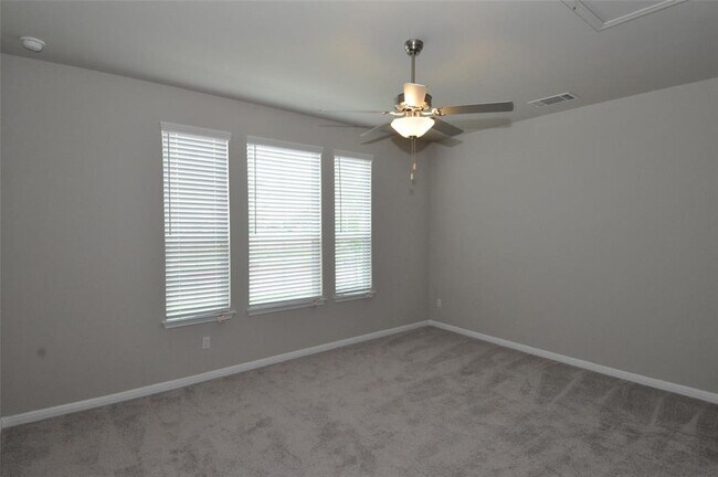 Building Photo - 1621 Bella Dr