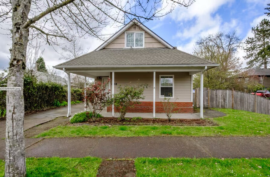 Building Photo - 1408 Lawrence St