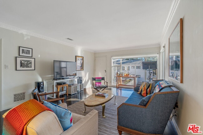 Building Photo - 1275 N Harper Ave