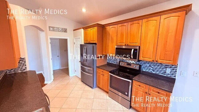 Building Photo - 795 Alcazar Ave