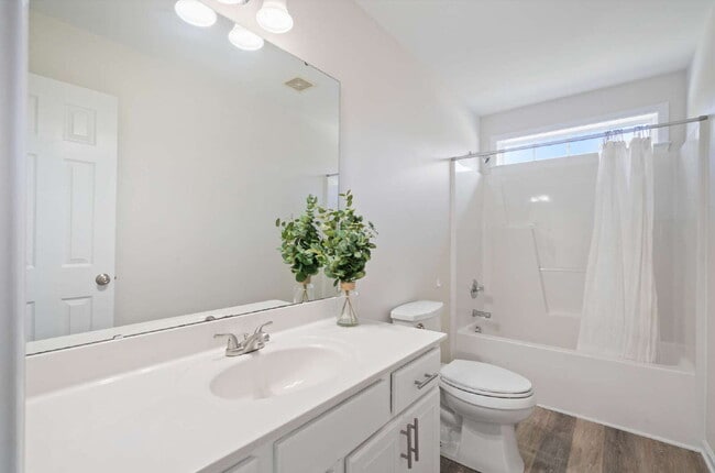 Building Photo - Spacious 5-Bedroom Living with Scenic View
