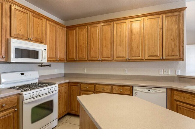 Building Photo - 309 Boulder Ridge Dr