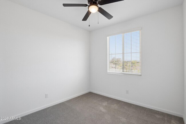 Building Photo - 25293 W Wayland Dr