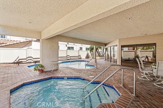 Building Photo - 512 Esplanade