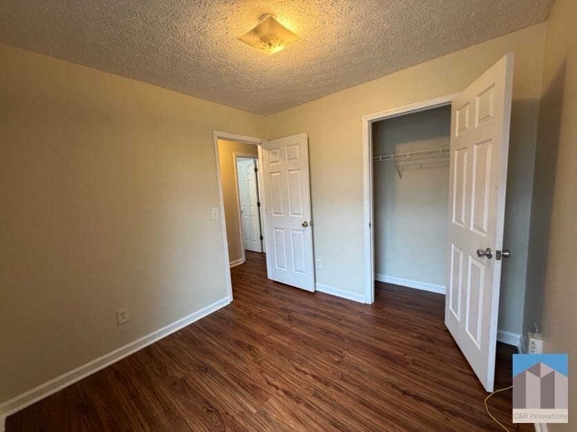 Building Photo - 5196 Tew Ln SW