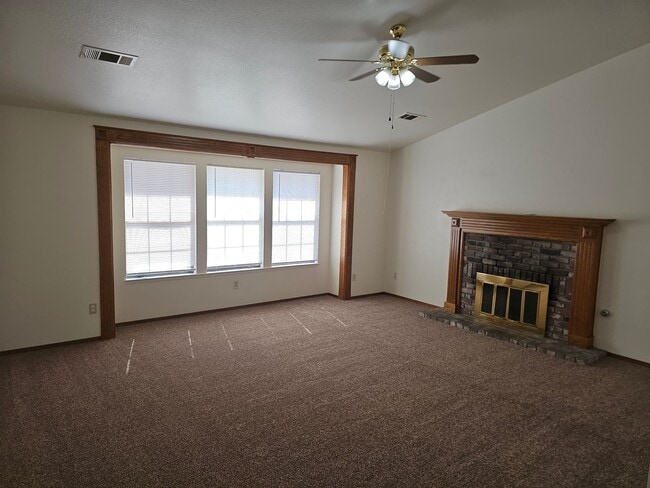Building Photo - 1845 N Selina Ct